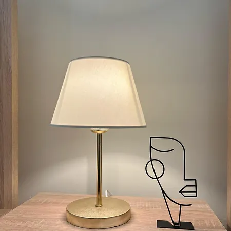 Spacious - 1 Minute Walking From Center *