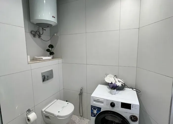 Spacious - 1 Minute Walking From Center Tirana